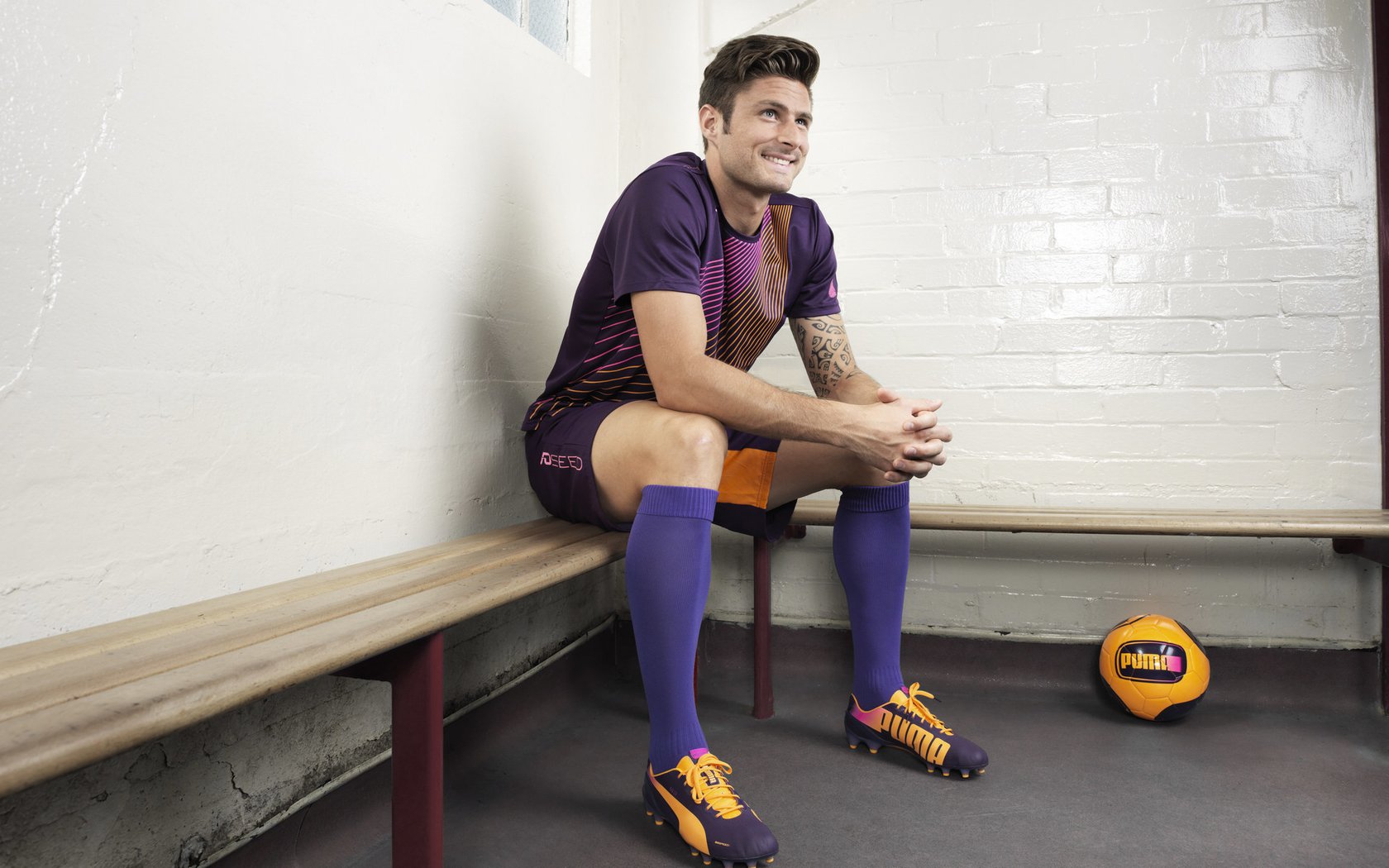 加拿大队的未来:通过科技和创新增强训练与比赛效果,加拿大队徽