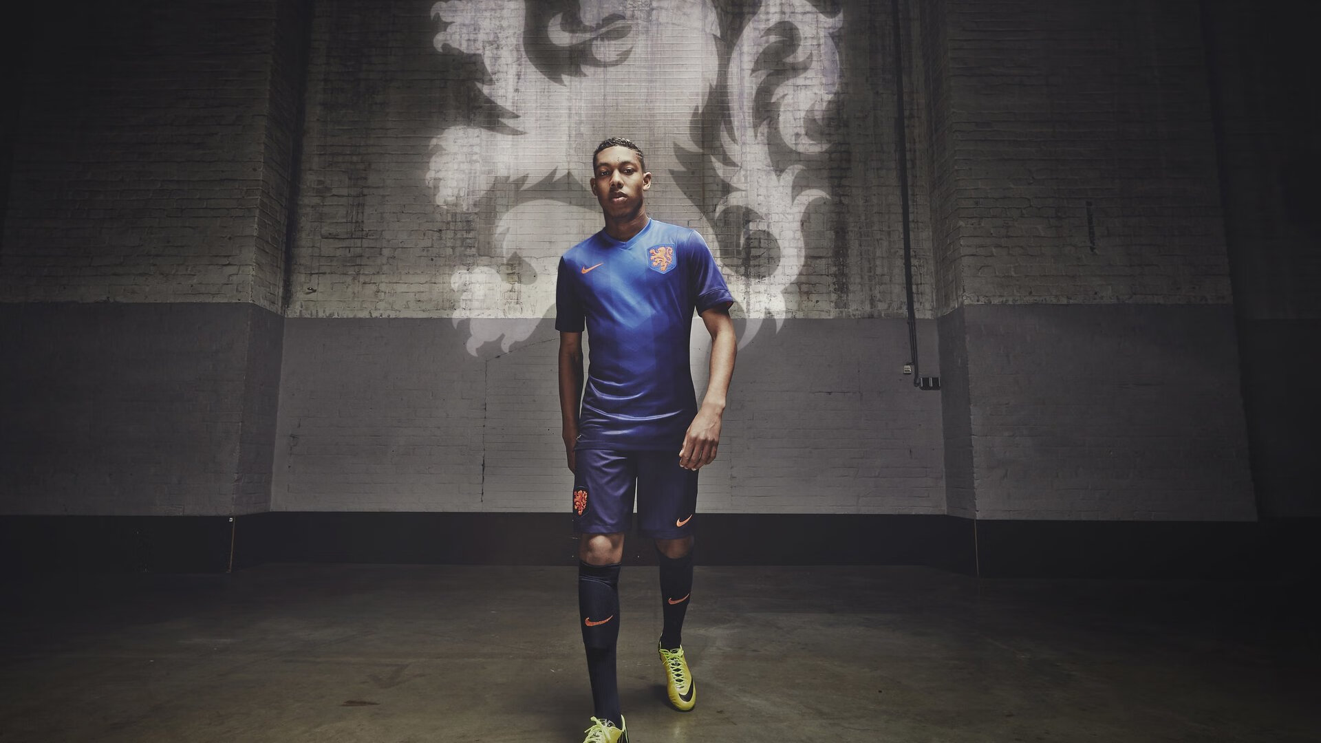 博卡高空球战术失效，拜仁后防稳定，博卡的主场名称是什么