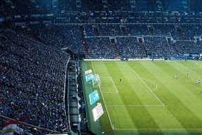 开云体育官方入口-埃弗顿中路防守密度成功限制对方核心，埃弗顿战术